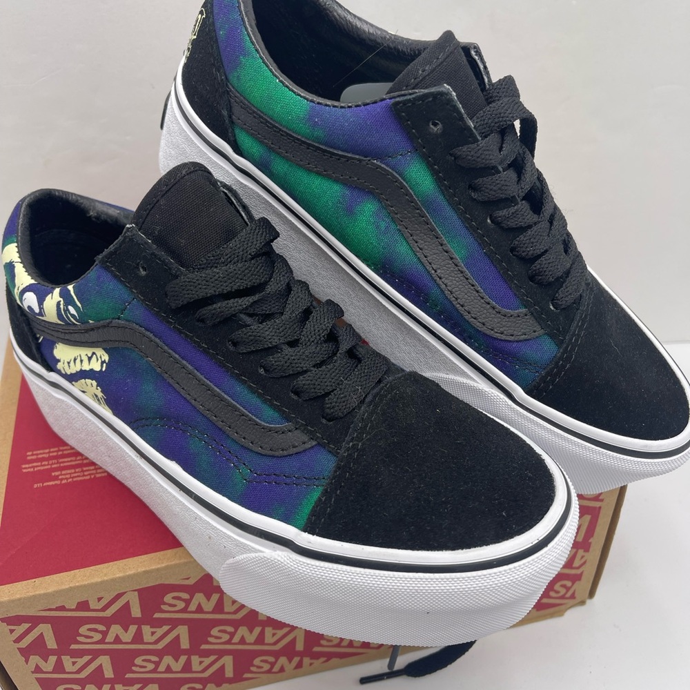 Vans WMNS Black Multi Old Skool Stackform
Midnight Glow Black
Platform Sneakers - Picture 6 of 16